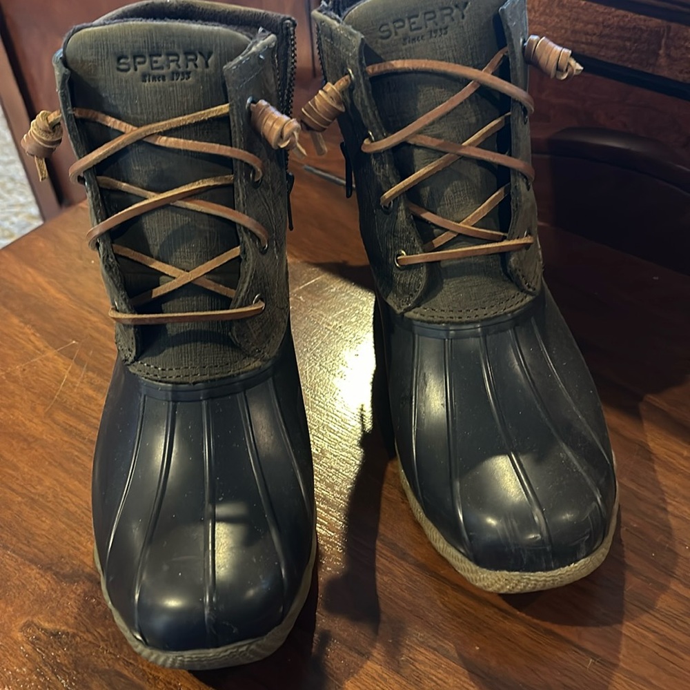Women’s Sperry boots